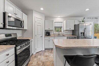 6 Jackson Lane, Kennebunk, ME 04043