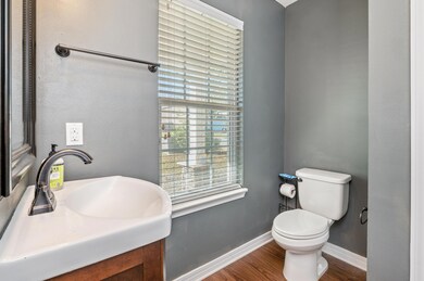 414 Eisenhower Dr-02