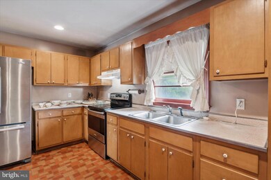 2607 Heritage Farm Dr, Wilmington, DE 19808 - photo 5