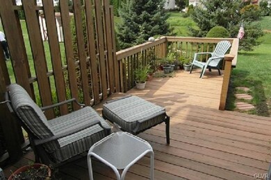 2747 Victoria Ln, Easton, PA 18045 - photo 5