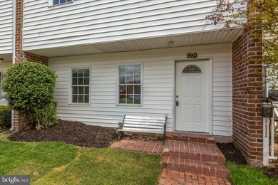 1204 Magnolia Ln, Herndon, VA 20170 - photo 4