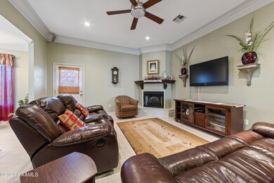 744NBelleCir-1-18