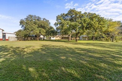 1333 Yates Dr, Hurst, TX 76053 - photo 3