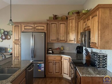 4118 SW Misty Harbor Ave, Topeka, KS 66610 - photo 5