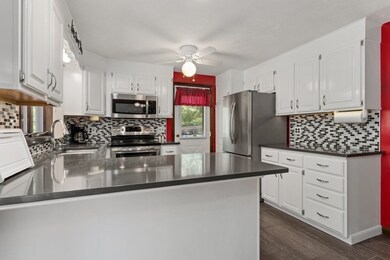 25 Oak Point Rd, Saugus, MA 01906 - photo 5