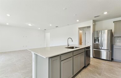 Center Island w/Storage