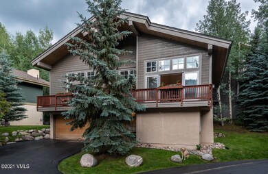2782 Kinnickinnick Rd-4