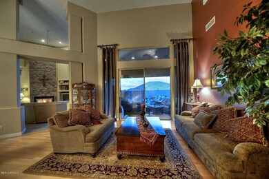005_Living Room