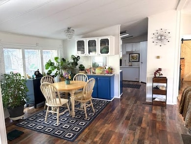 200 Riverwood Ln, Dunsmuir, CA 96025 - photo 4