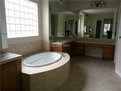 Master Bath/Spa.