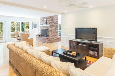 LivingArea1 (1 of 1)