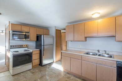 1460 Burnley Square N, Columbus, OH 43229 - photo 3