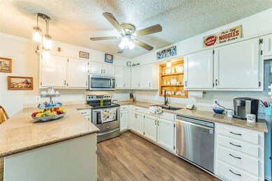 709 N Avenue B, Springtown, TX 76082 - photo 6