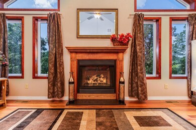 921LakeRanchRdKisseeMills-4LivingRoom(4)