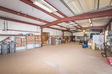32 Huge Work Shop