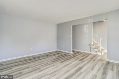 9527 Saluda Ct, Lorton, VA 22079 - photo 5