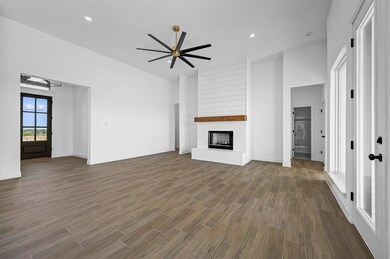 509 Longhorn Dr, Springtown, TX 76082 - photo 5