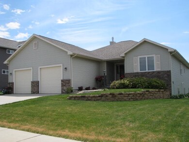 866 Sumac St, Oregon, WI 53575 - photo 2