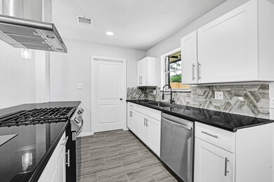 7610 Battleoak Dr, Houston, TX 77040 - photo 5