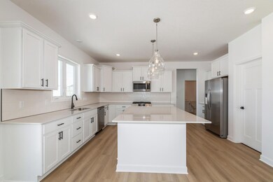 2122 Koronis Cir, Hugo, MN 55038 - photo 3