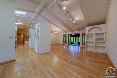 5520 NW Timber Edge Dr unit Also NW Arroyo, Topeka, KS 66618 - photo 7