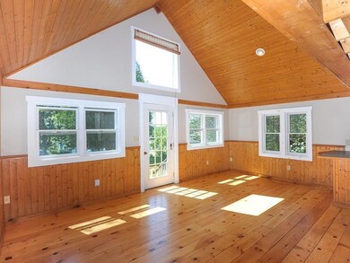 Open floor plan and move in ready!