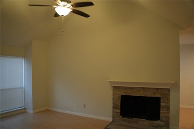 6601 Sands Point Dr unit 73, Houston, TX 77074 - photo 5