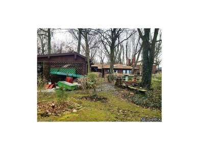 5579 E Lake Rd, Sheffield Lake, OH 44054 - photo 7