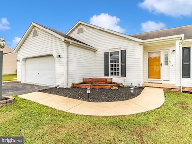 11819 White Pine Dr, Hagerstown, MD 21740 - photo 3