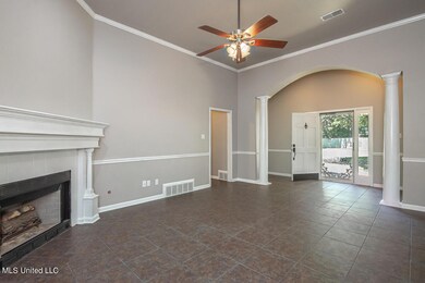 CROWN MOLDING