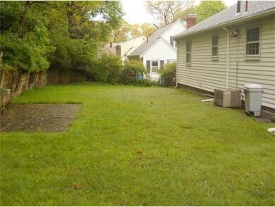 135 Harriet Ave, Quincy, MA 02171 - photo 4