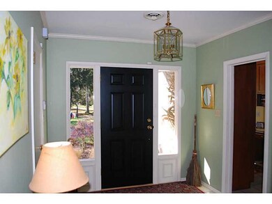 Entry/Foyer.