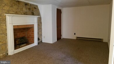 45 S Green St unit 4, Berkeley Springs, WV 25411 - photo 5