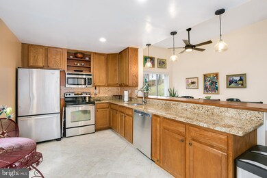 124 Roberts Ln unit 101, Alexandria, VA 22314 - photo 4