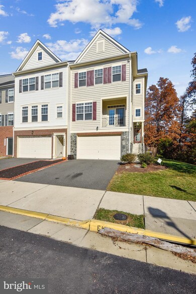 42308 Shoover Square, Chantilly, VA 20152 - photo 4