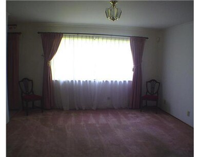 Den/Family/Great Room. Fantastic family room with