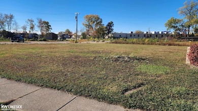 30935 Utica Rd, Roseville, MI 48066 - photo 3