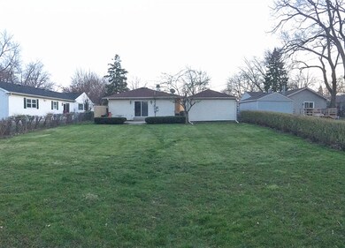 2302 Kirchoff Rd, Rolling Meadows, IL 60008 - photo 3