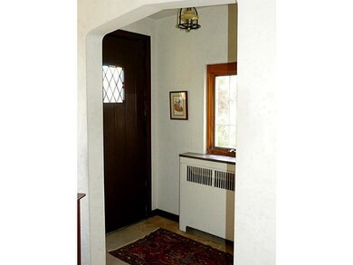 Entry/Foyer.