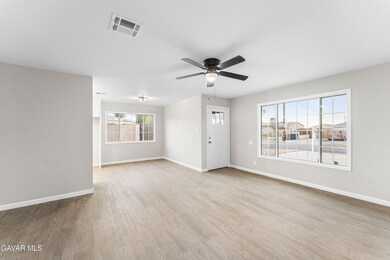 1214 E Avenue r2, Palmdale, CA 93550 - photo 4