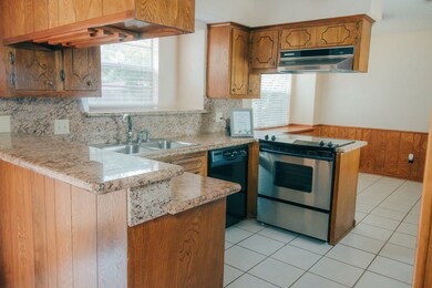 2809 El Camino St, Bay City, TX 77414 - photo 3