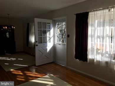 1426 Fitzwatertown Rd, Willow Grove, PA 19090 - photo 4