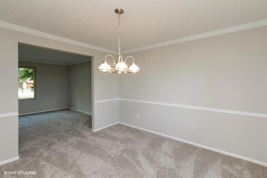 05_8972RAVINEAVE_2005_LowRes