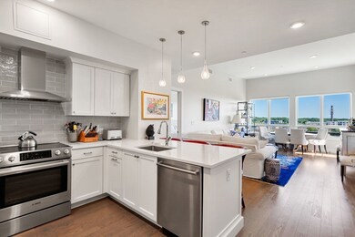 Seascape at Weymouth unit 607, Weymouth, MA 02191 - photo 2