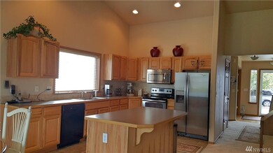 10802 Umtanum St SE, Yelm, WA 98597 - photo 5