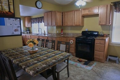 33 Bachman St, Lowell, MA 01850 - photo 3