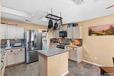 9907 Autumn Dawn, Converse, TX 78109 - photo 6