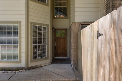 8451 Greenleaf Lake Dr, Houston, TX 77095 - photo 3