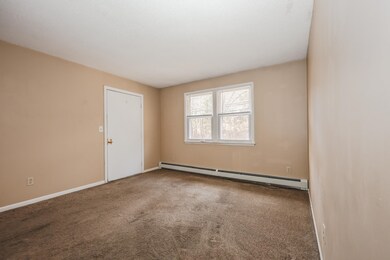 811 Mammoth Rd unit C, Manchester, NH 03104 - photo 7