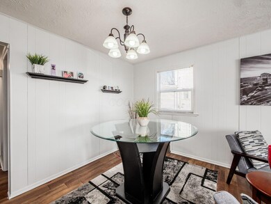 1319 Dining room